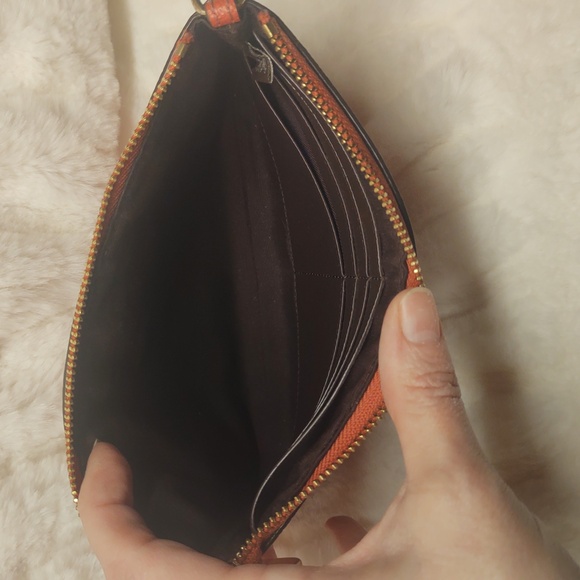 COACH Coral/Salmon Large Wristlet Clutch With Gold Chain Strap EUC - Picture 7 of 16